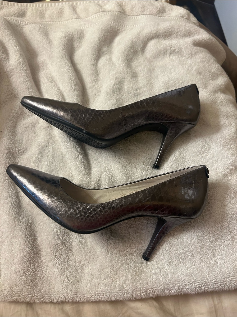 MICHAEL Michael Kors Metallic Pewter Pointed-Toe Heels - Picture 3 of 4